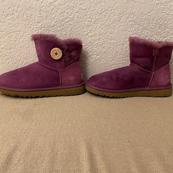 UGG Women Purple Suede Water Resistance Shearling Lined Winter Boots Size 5 - Picture 5 of 9